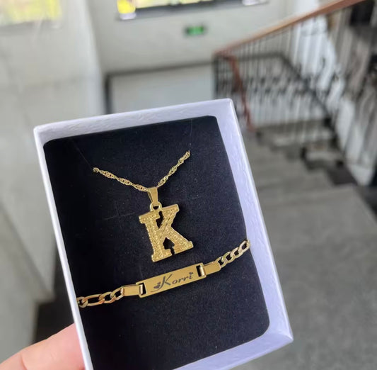 Naw necklace and bracelet set